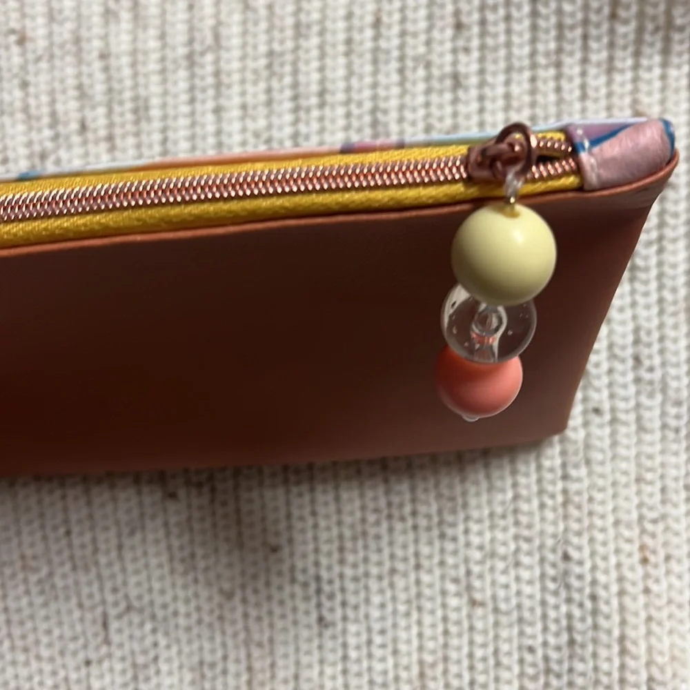 NEW Ipsy bag - Picture 3 of 4